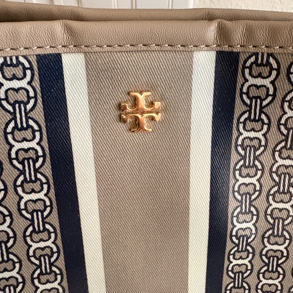 Tory Burch Gemini Link tote - Picture 3 of 8